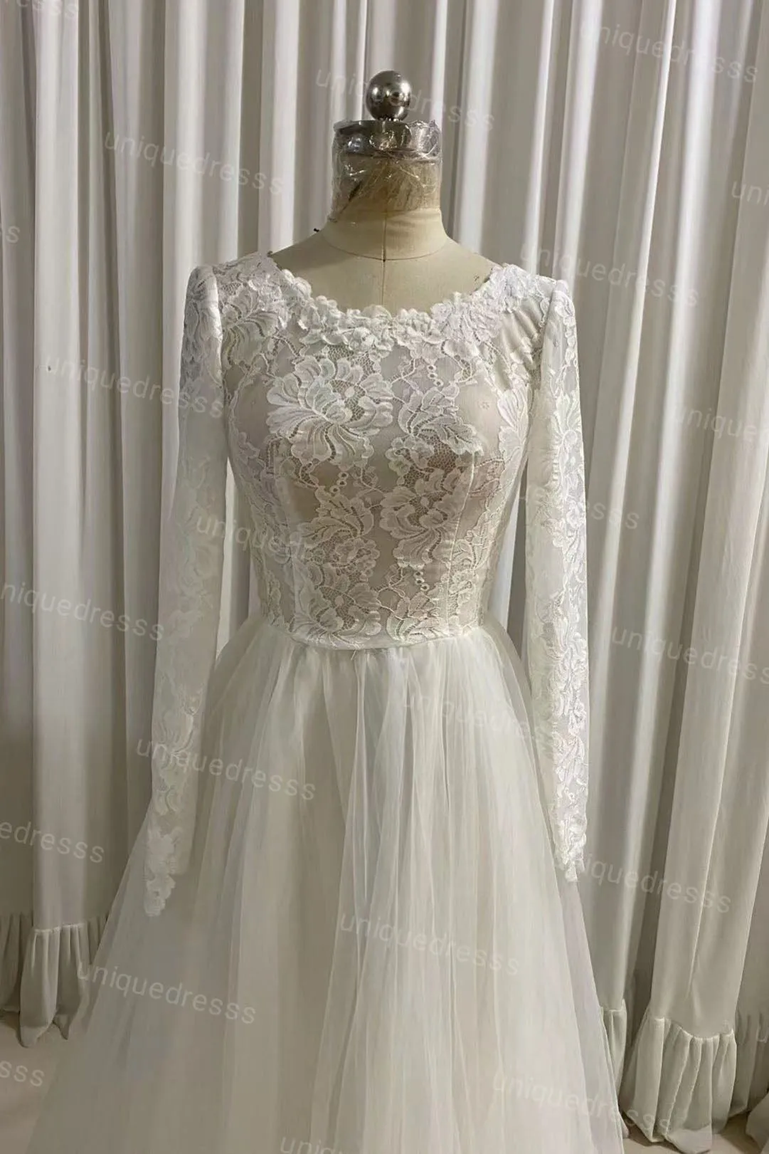 A-Line Long Sleeves Tulle Backless Wedding Dresses with Lace, Bridal Dress UQW0057