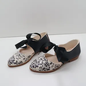 BBF24 SALE. SIZE 35. THE MARY. FLORAL BLOCK. TAHO W NORI. NORI BACK. RIBBON LACES. 2CM