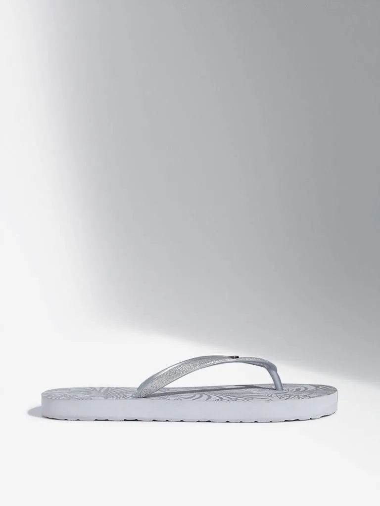 LUNA BLU Silver Leaf Patterned Flip-Flop